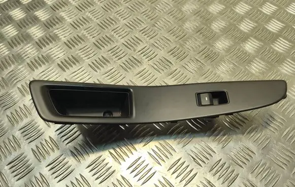 Hyundai i20 (GB IB) Electric window control switch 82741C8010