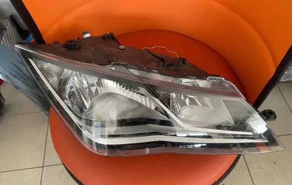 Seat Leon (5F) Headlight/headlamp 5F1941006A 90010799