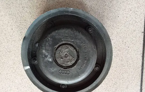 Audi A4 S4 B6 8E 8H Camshaft pulley/ VANOS 06C109083M