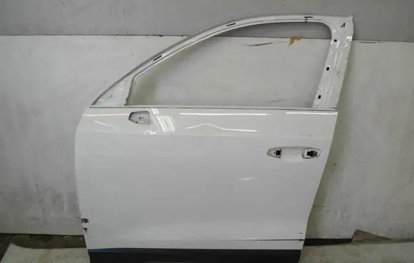 Audi Q3 F3 Front door 