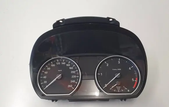 Speedometer (instrument cluster)