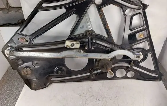 Mercedes-Benz E W124 Rear door manual window regulator 