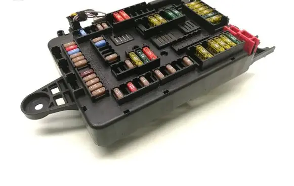 BMW 1 E82 E88 Fuse box set 9337880 10102014 106887