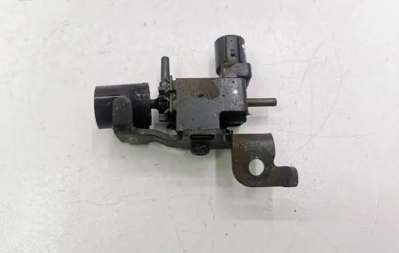 Honda CR-V Vacuum valve 