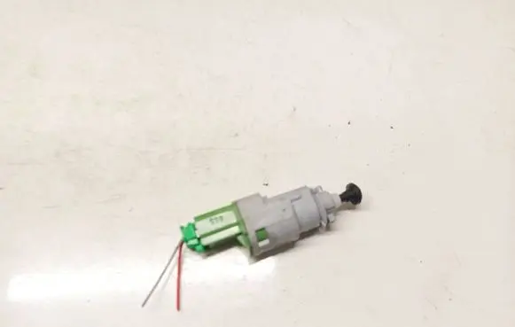 Dacia Sandero Brake pedal sensor switch 8200276360D