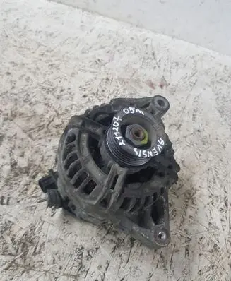 Toyota Avensis T250 Generator/alternator 0124325079