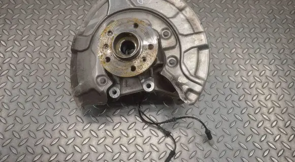 Rear wheel hub