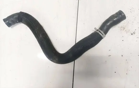 Chrysler 200 Engine coolant pipe/hose