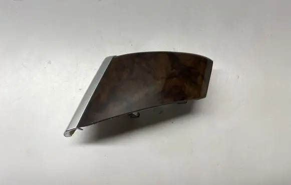 BMW X5 E70 Dashboard glove box trim 4992001 70P1057