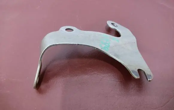 BMW 3 F30 F35 F31 Muffler mount bracket/holder 7606138 18307606138