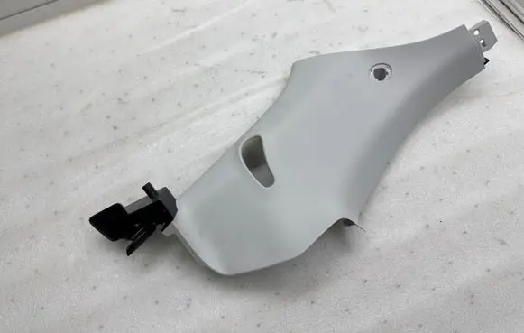 Fiat 500E (C) pillar trim 735716620 B985
