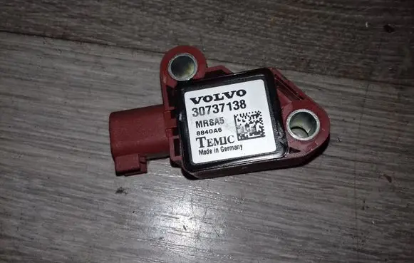 Volvo V50 Airbag deployment crash/impact sensor 30737138