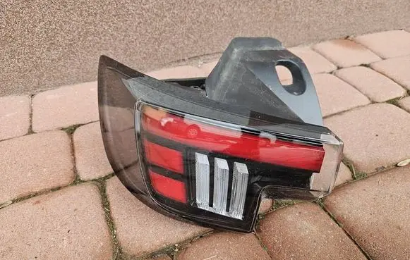 Opel Mokka B Rear/tail lights 9861639380