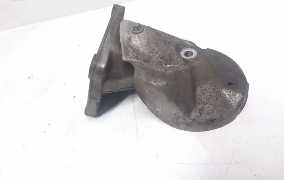 Mercedes-Benz C W202 Engine mounting bracket 6042230004