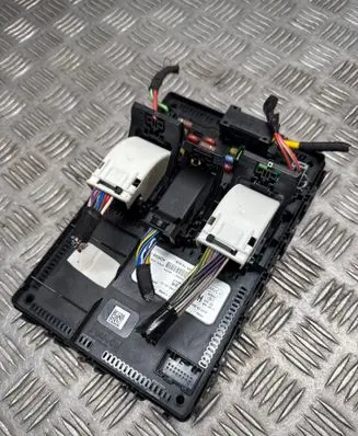 Ford Fiesta Fuse module HU5T15604ECH 13397842