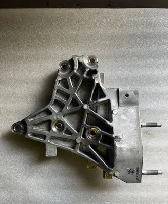 Hyundai Kona I Engine mounting bracket