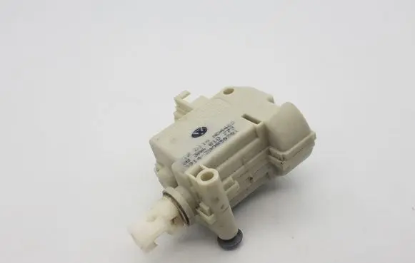 Volkswagen PASSAT B7 Fuel tank cap lock 3AA810773