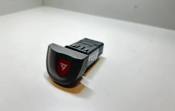 Renault Scenic I Hazard light switch 435536