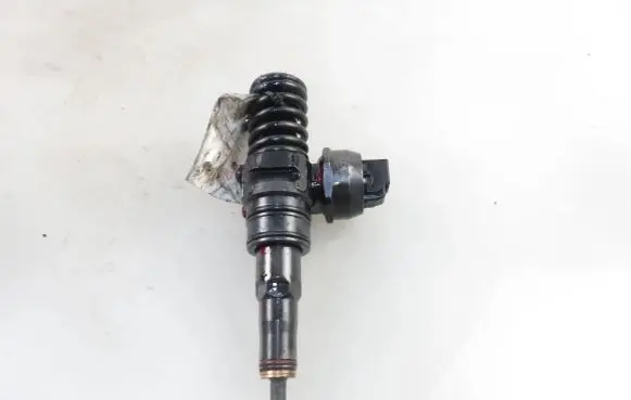 Audi A4 S4 B6 8E 8H Fuel injector 0414720204 038130073Q