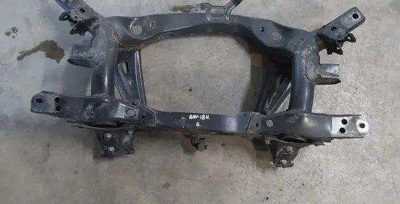 Toyota RAV 4 (XA40) Rear axle beam 