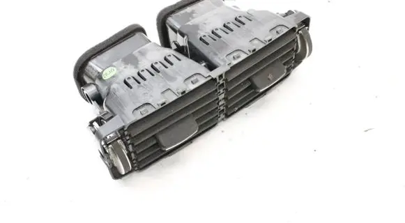 Land Rover Range Rover Evoque L538 Rear air vent grill GJ32014A22AA