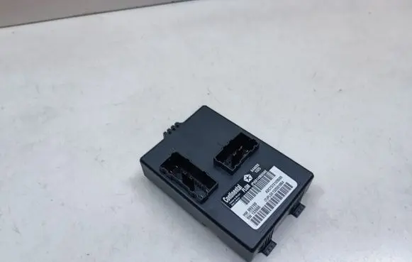 Jeep Grand Cherokee Tailgate/trunk control unit/module 68140669AE P68140669AE
