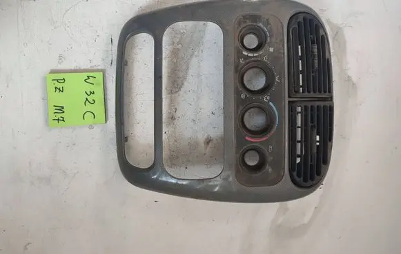 Chrysler Voyager Central console control unit 235644656