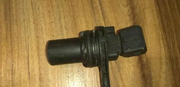 Ford Mondeo MK I Crankshaft position sensor 12K073A1E