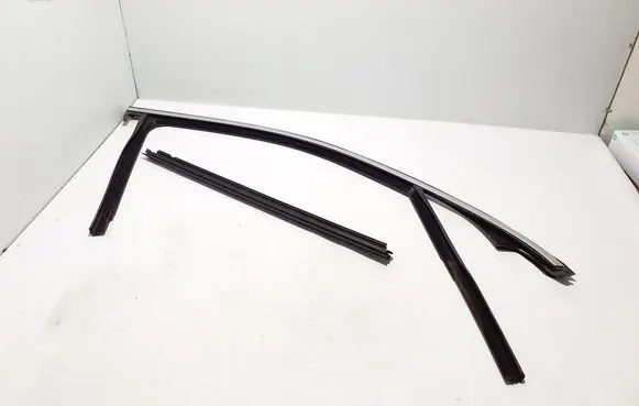Mercedes-Benz GLS X167 Front door rubber seal A1677251400