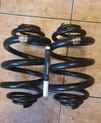 Volkswagen Transporter - Caravelle T4 Rear coil spring U000AU00