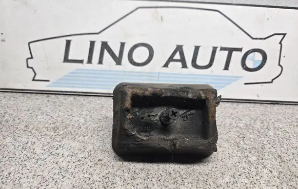 BMW 7 E65 E66 Jacking socket point 8268885