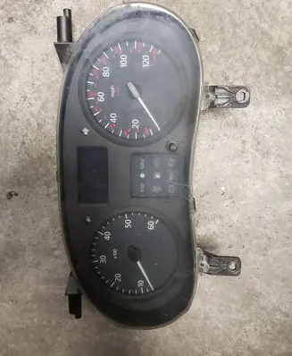 Renault Trafic II (X83) Speedometer (instrument cluster) P8200390133