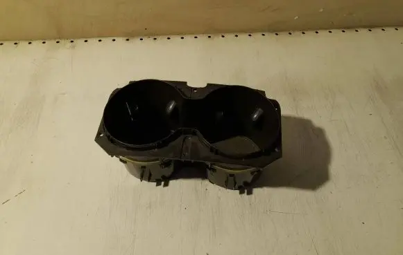 Cup holder front