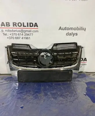 Volkswagen Jetta V Front bumper upper radiator grill 1K5853653