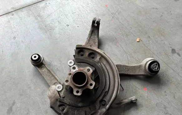 BMW 5 G30 G31 Front wheel hub spindle knuckle