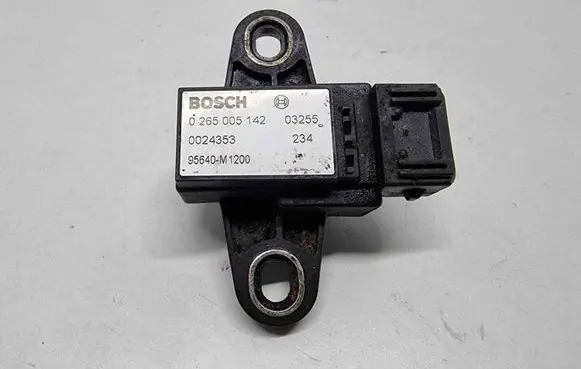 KIA Sorento Airbag deployment crash/impact sensor 95640M1200 0024353 0265005142