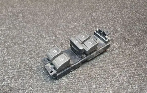 Volkswagen PASSAT B5.5 Electric window control switch 1J4959857A 03755020