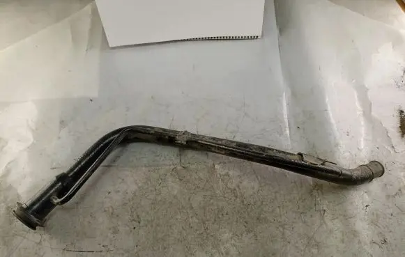 Fuel tank filler neck pipe