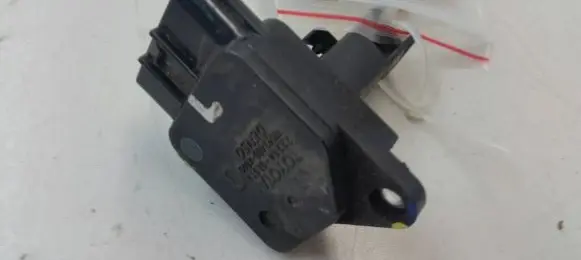 Toyota Hilux (N140, N150, N160, N170) Mass air flow meter 22204-0L010