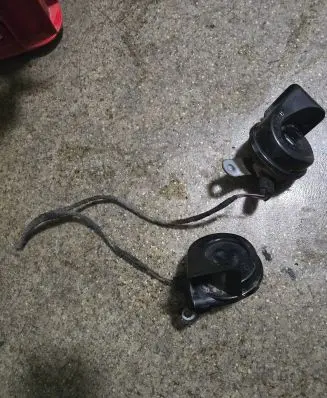 BMW 5 E39 Horn signal 707881157 3881157