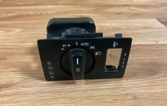 Mercedes-Benz B W245 Light switch 1695452704 32221101 1652099