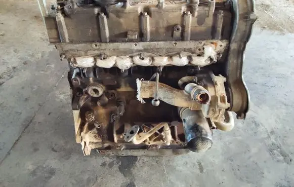 Chrysler Voyager Engine VM2C8 31900