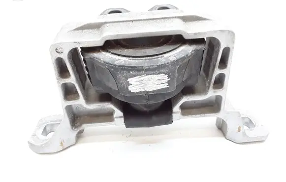 Volvo C30 Engine mount bracket