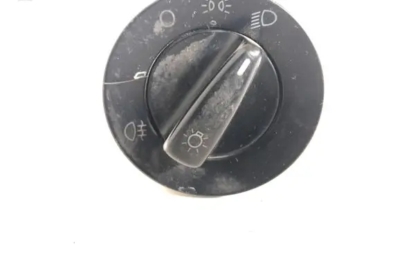 Volkswagen Golf IV Light switch 1C0941531