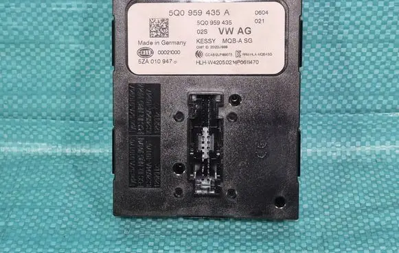 Volkswagen Golf VII Keyless (KESSY) go control unit/module 5Q0959435A 5ZA010947 5Q0959435