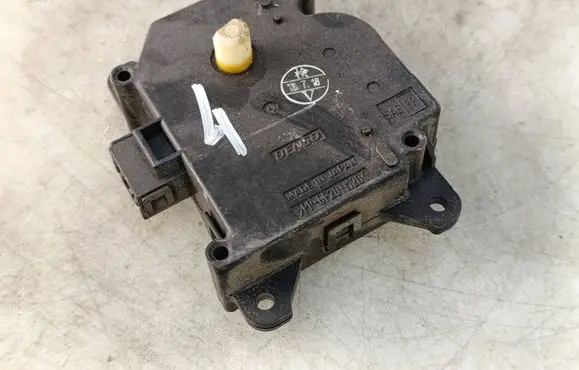 Lexus IS 220D-250-350 Air flap motor/actuator 0638000171