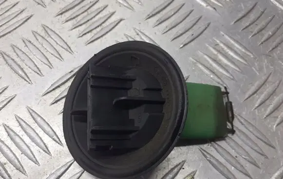 Volkswagen Polo IV 9N3 Heater blower motor/fan resistor 12375