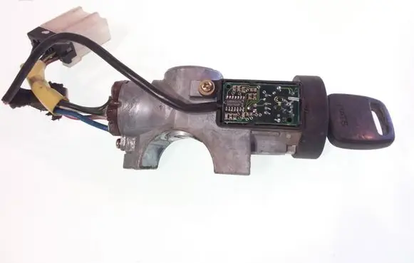 Nissan Almera Ignition lock 5F20