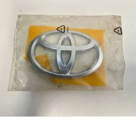 Toyota Auris E180 Manufacturers badge/model letters 754310D050
