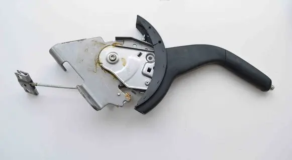 Mitsubishi Outlander Hand brake release handle 